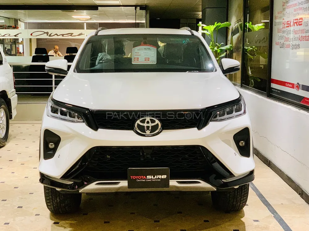 Toyota Fortuner 2025 for Sale in Islamabad Image-1