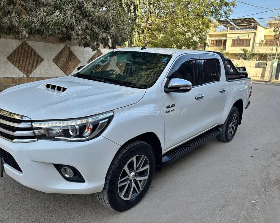 Toyota Hilux 2016 for Sale in Karachi Image-1