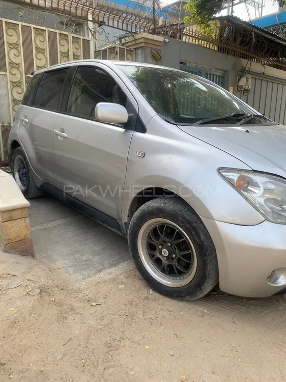 Toyota IST 2005 for Sale in Karachi Image-1