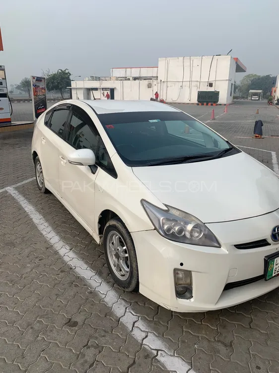 Toyota Prius 2011 for Sale in Lahore Image-1
