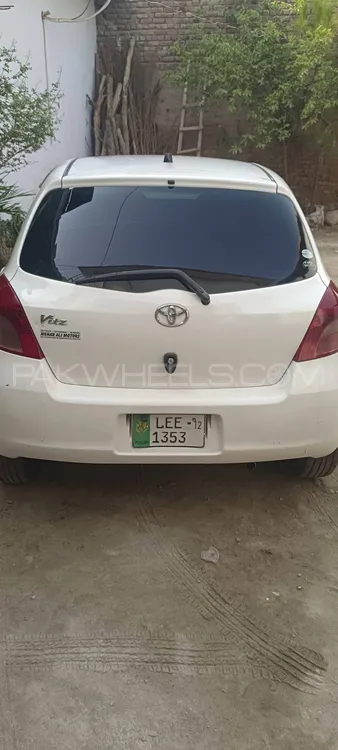 Toyota Vitz 2006 for Sale in Peshawar Image-1
