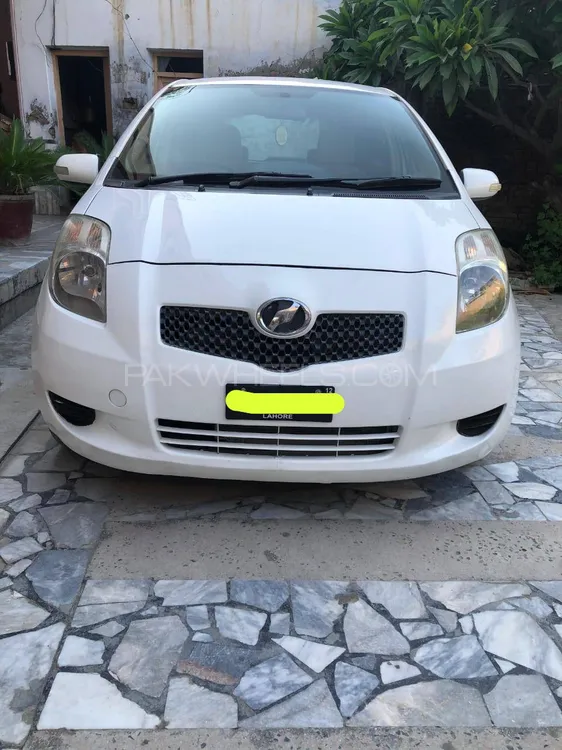 Toyota Vitz 2007 for Sale in Charsadda Image-1