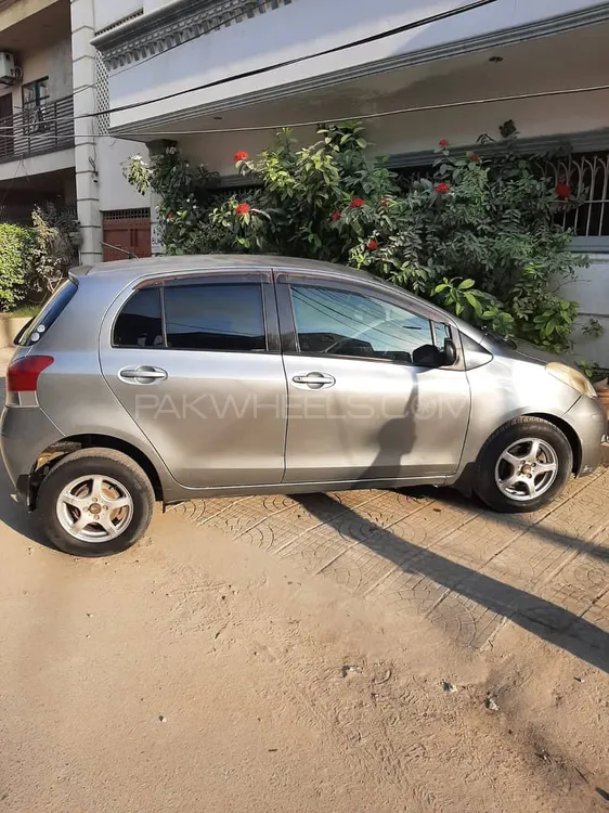 Toyota Vitz 2009 for Sale in Karachi Image-1