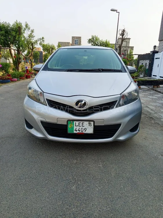 Toyota Vitz 2012 for Sale in Lahore Image-1