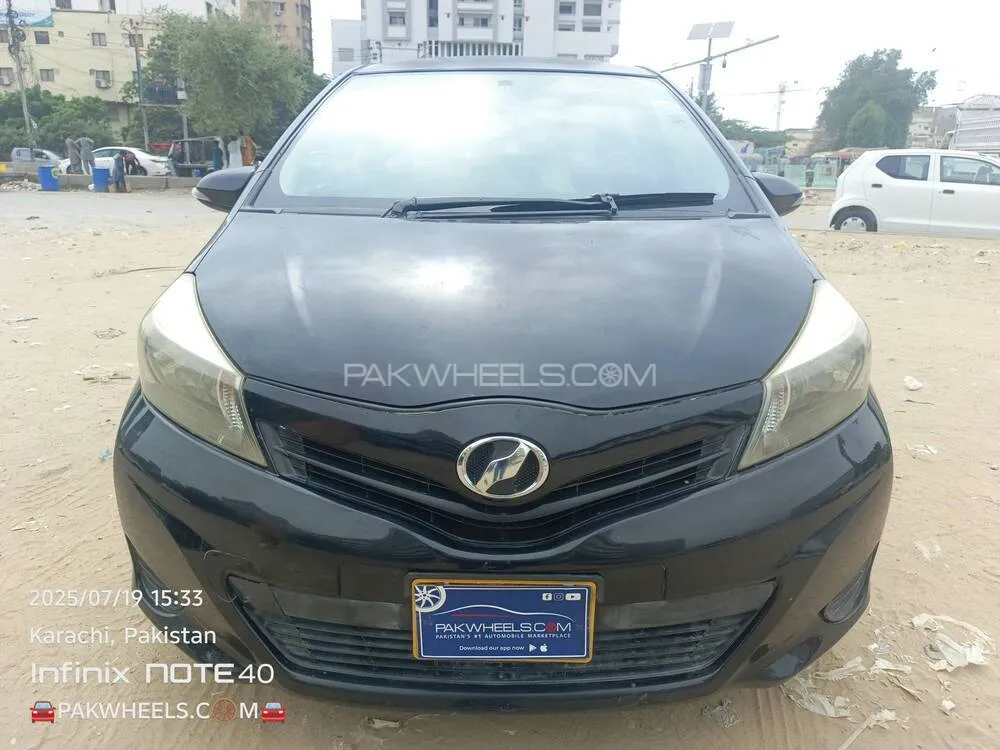 Toyota Vitz 2012 for Sale in Karachi Image-1