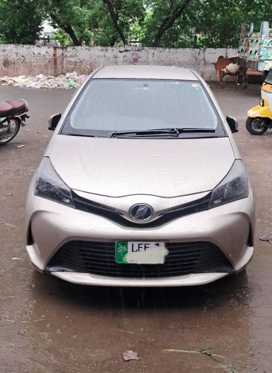 Toyota Vitz 2014 for Sale in Lahore Image-1