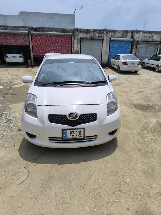 Toyota Vitz 2006 for Sale in Mardan Image-1