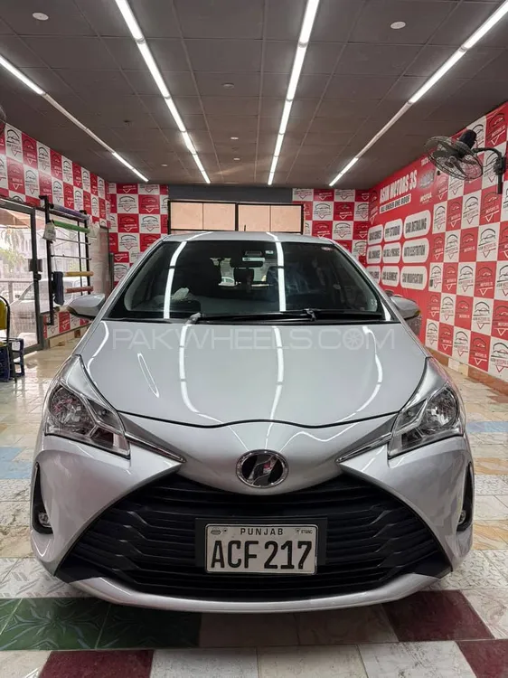 Toyota Vitz 2017 for Sale in Sialkot Image-1