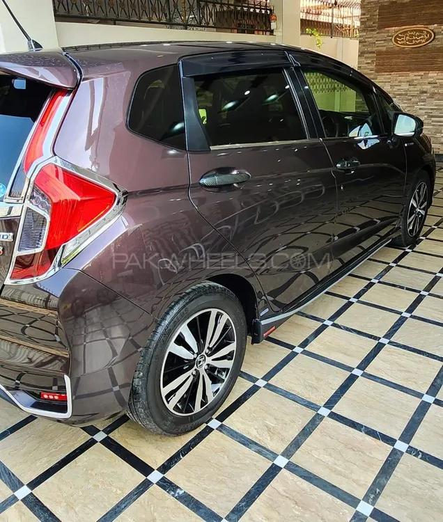 Honda Fit 2016 for Sale in Lahore Image-1