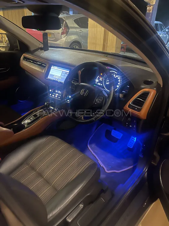 Honda Vezel 2016 for Sale in Bahawalpur Honda Vezel 2016 for Sale in Bahawalpur Image-7