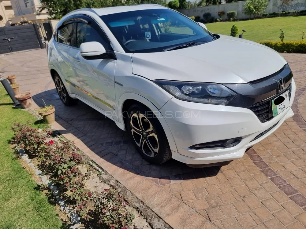 Honda Vezel 2015 for Sale in Lahore Image-1