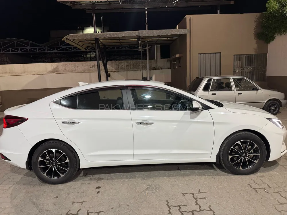 Hyundai Elantra 2022 for Sale in Multan Image-1