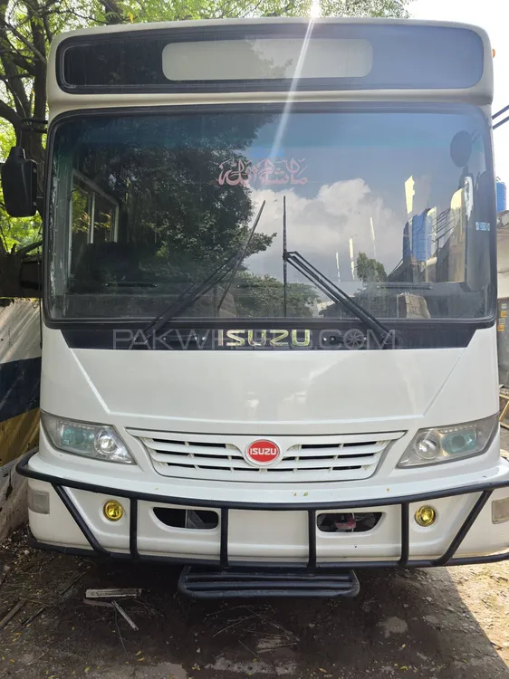 Isuzu NKR 2022 for Sale in Islamabad Image-1