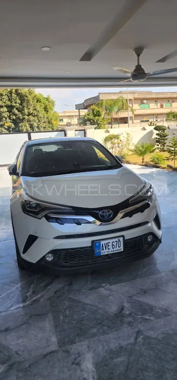 Toyota C-HR 2017 for Sale in Islamabad Image-1