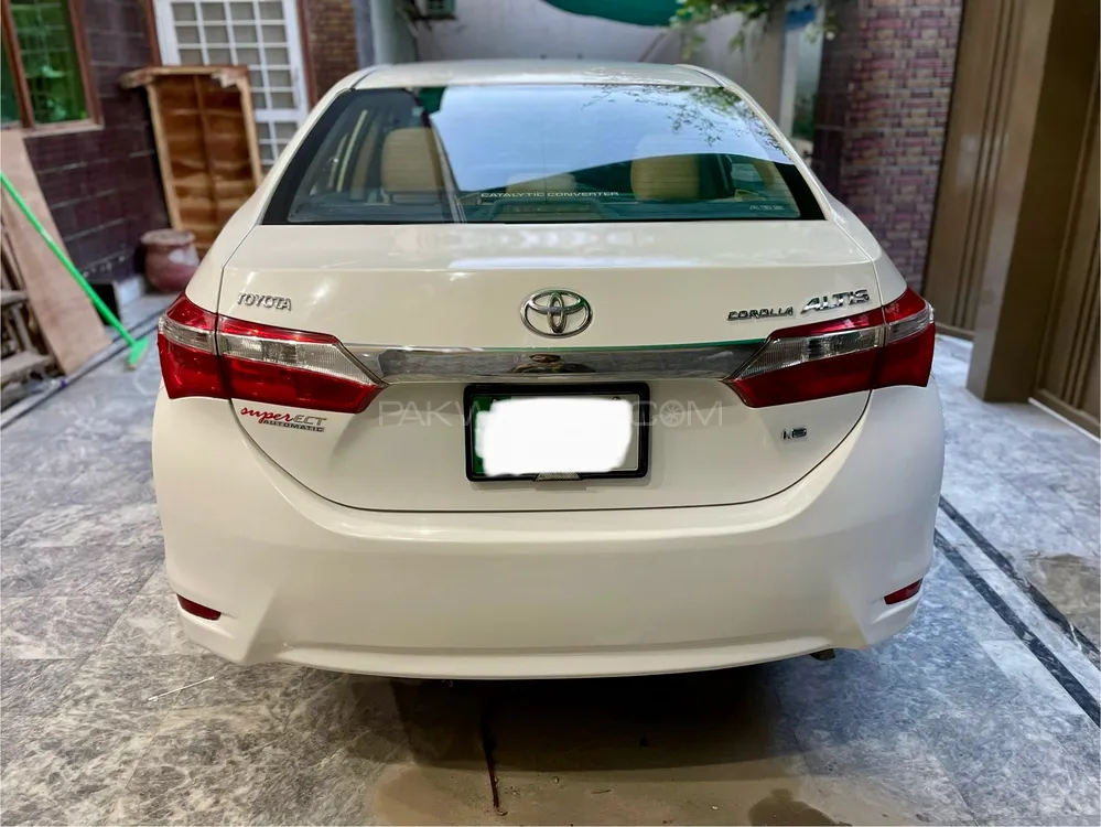Toyota Corolla 2017 for Sale in Lahore Image-1