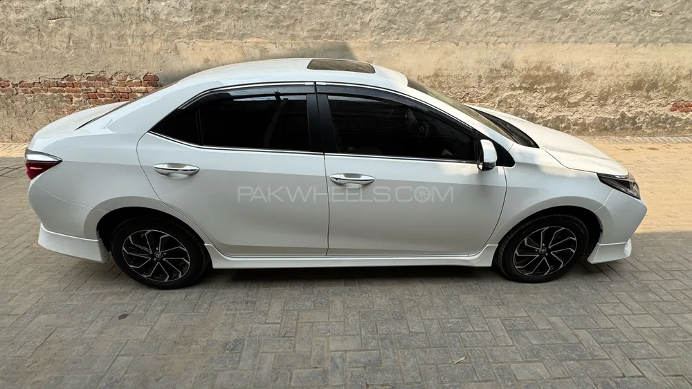 Toyota Corolla 2024 for Sale in Faisalabad Image-1