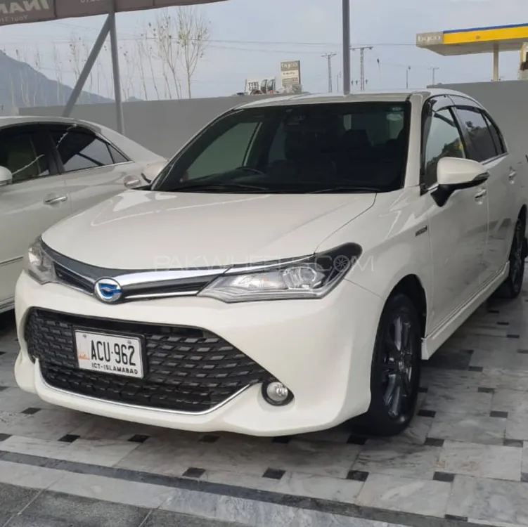 Toyota Corolla Axio 2016 for Sale in Lahore Image-1
