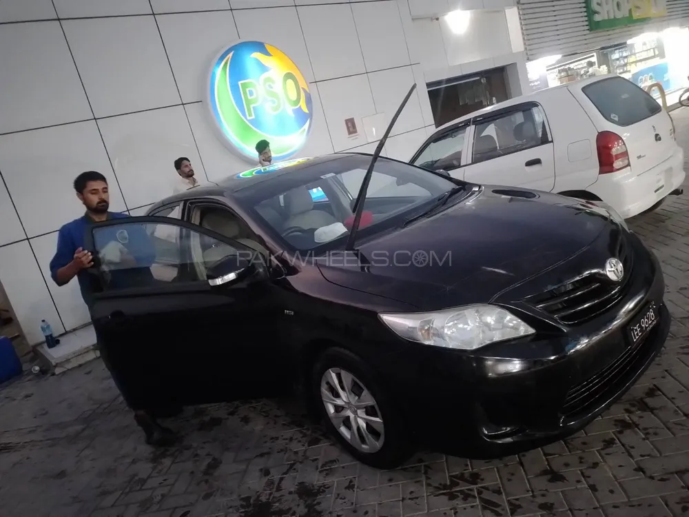 Toyota Corolla 2014 for Sale in Abbottabad Image-1