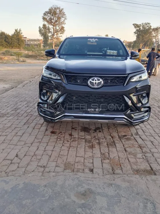 Toyota Fortuner 2018 for Sale in Faisalabad Image-1