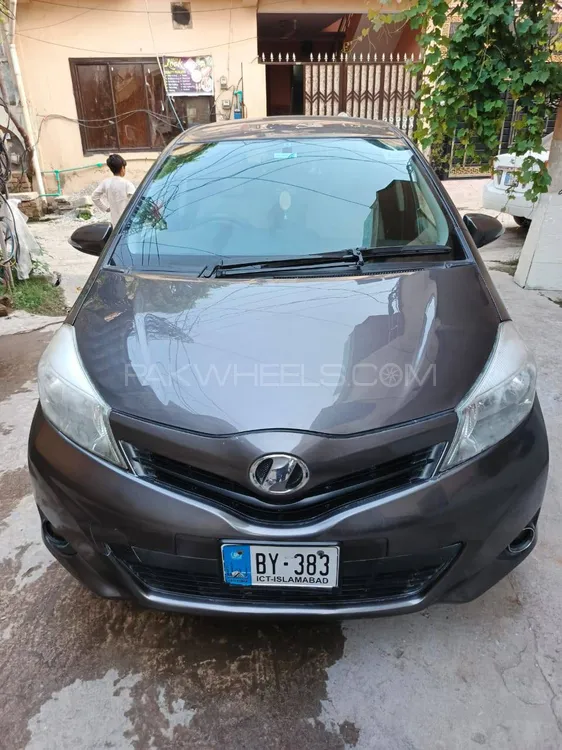 Toyota Vitz 2011 for Sale in Islamabad Image-1