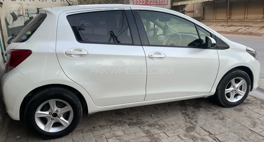 Toyota Vitz 2014 for Sale in Faisalabad Image-1