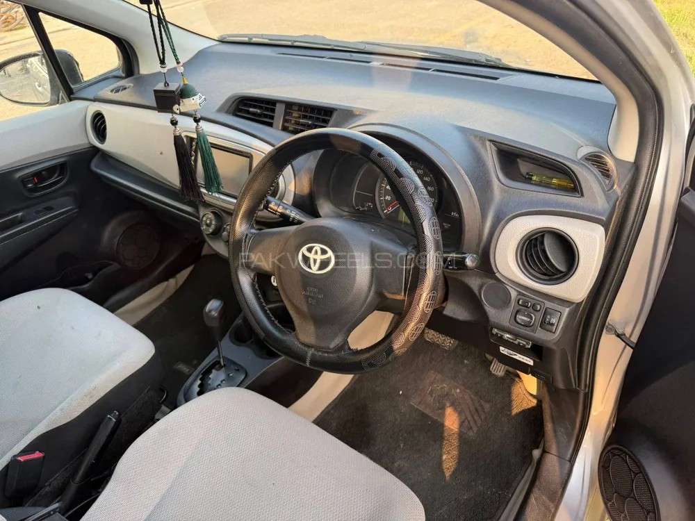 Toyota Vitz 2011 for Sale in Sargodha Toyota Vitz 2011 for Sale in Sargodha Image-6