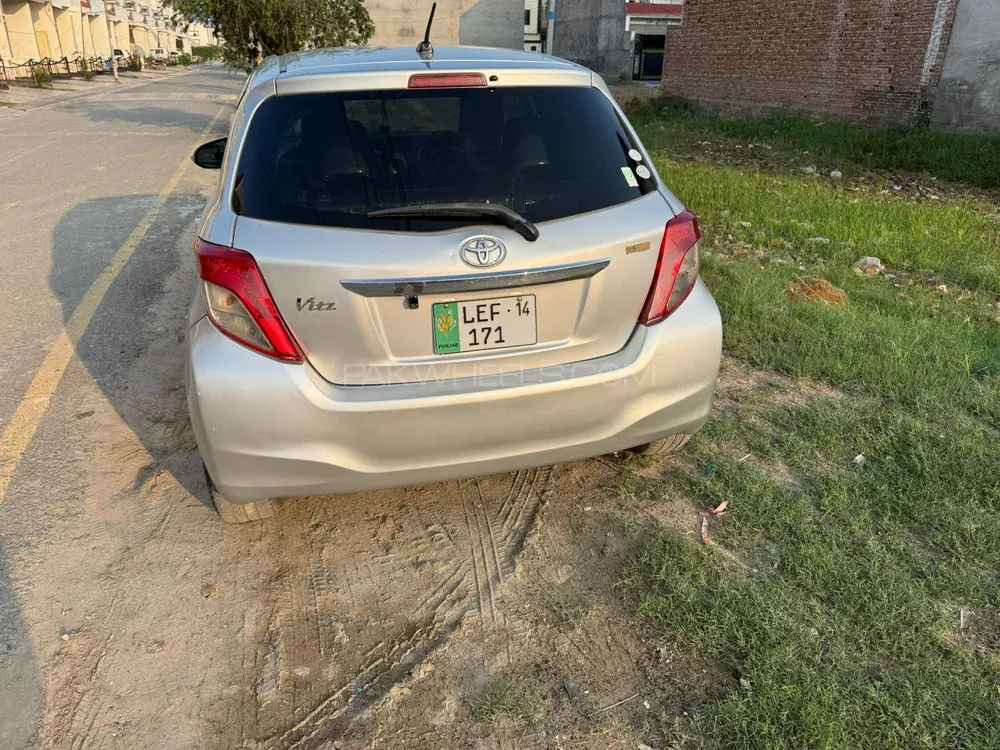 Toyota Vitz 2011 for Sale in Sargodha Toyota Vitz 2011 for Sale in Sargodha Image-3