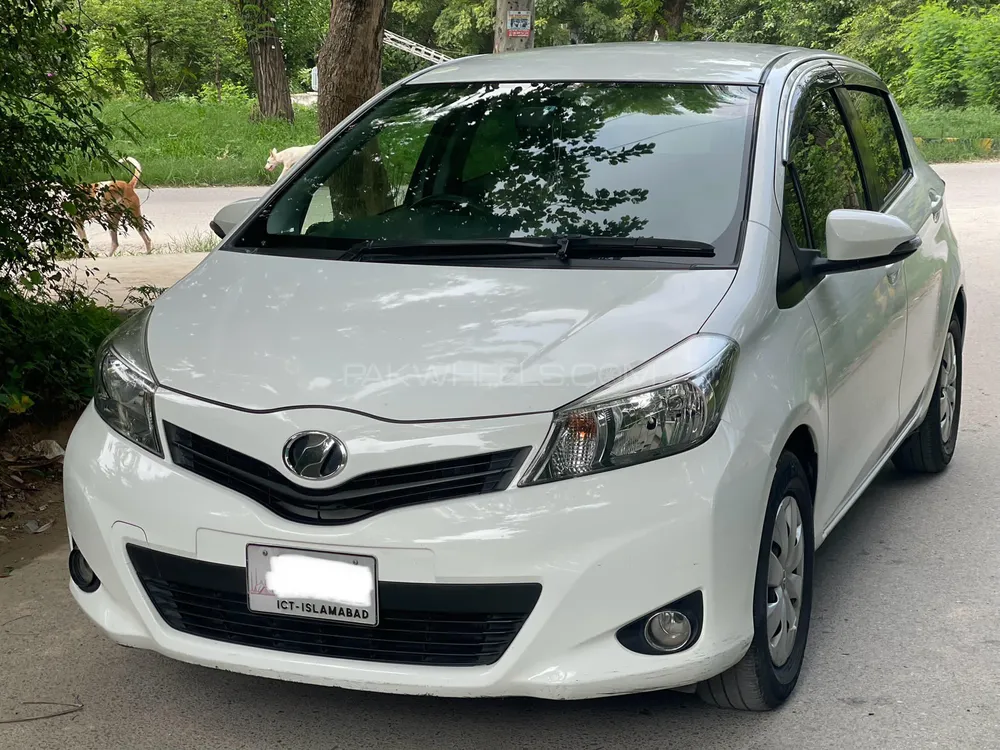 Toyota Vitz 2012 for Sale in Islamabad Image-1