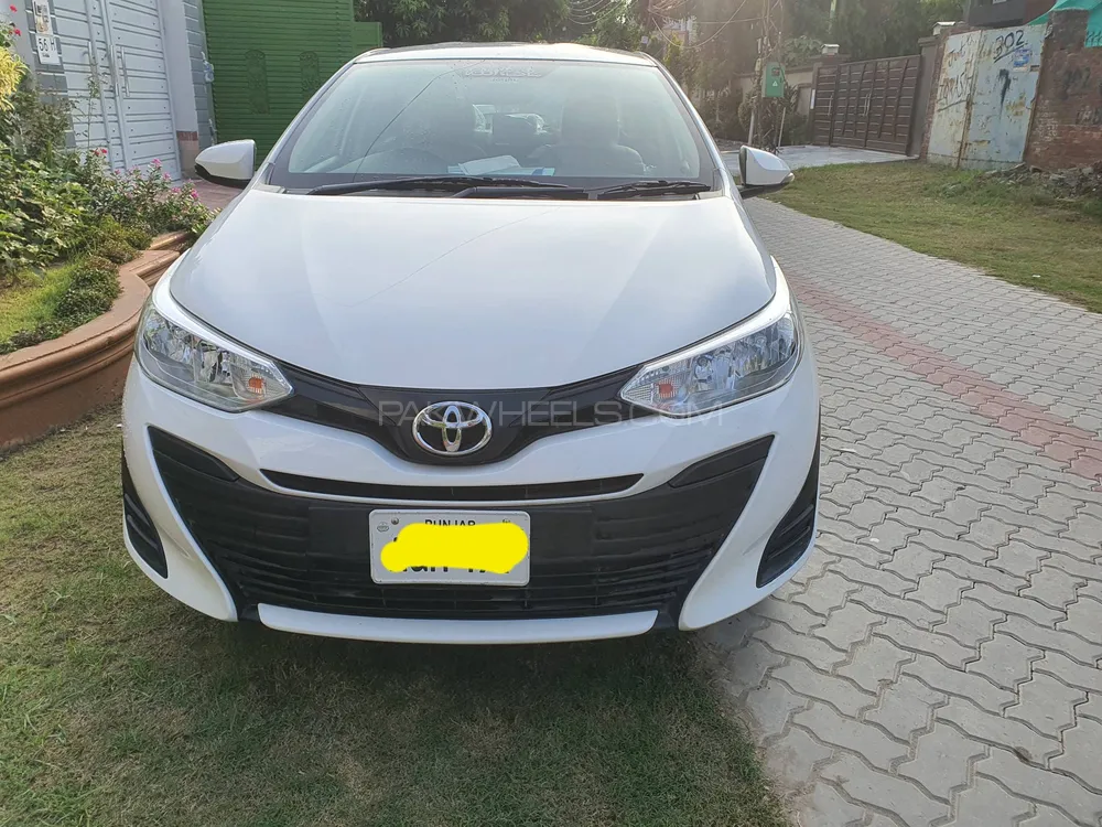 Toyota Yaris Sedan 2021 for Sale in Lahore Image-1