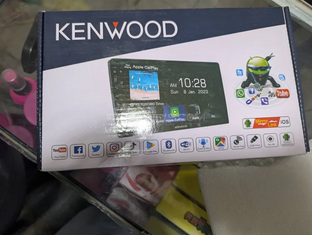 Kenwood Android panel Image-1
