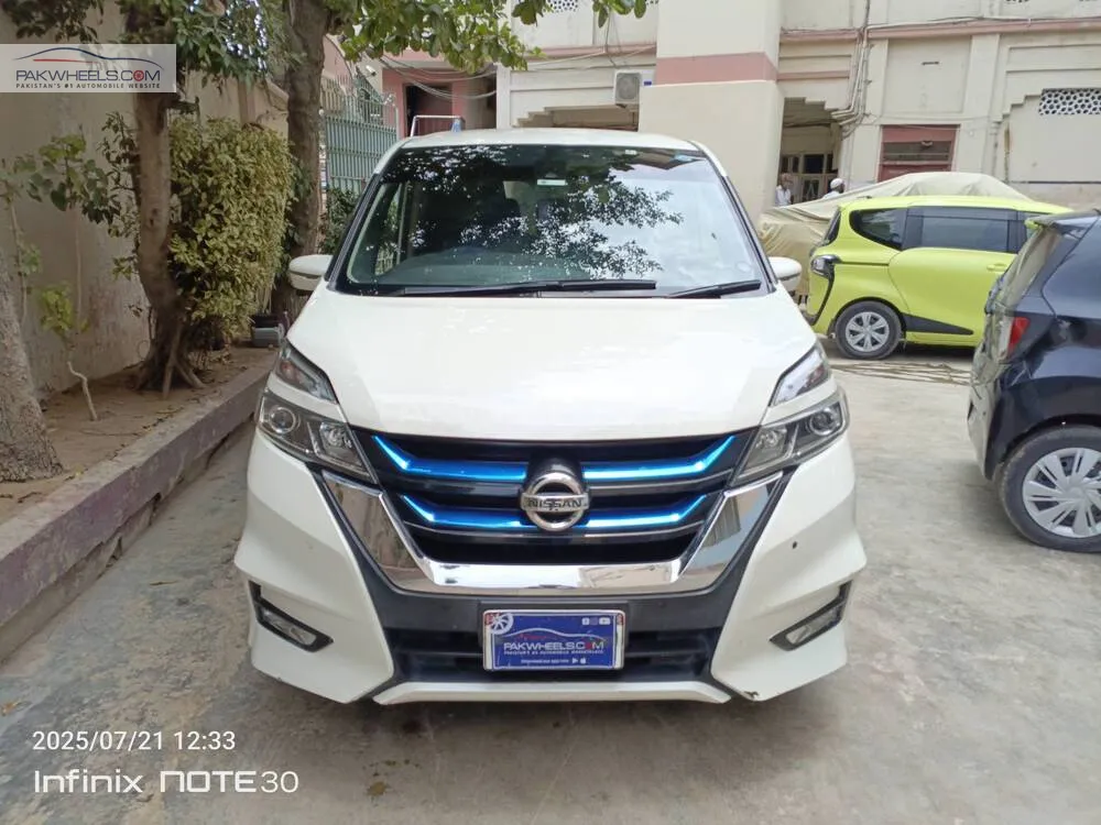Nissan Serena 2018 for Sale in Karachi Image-1
