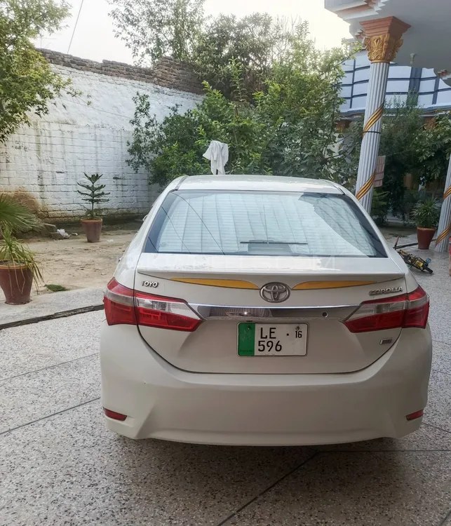 Toyota Corolla 2015 for Sale in Mardan Image-1