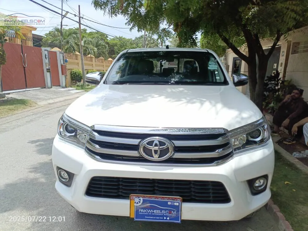 Toyota Hilux 2020 for Sale in Karachi Image-1