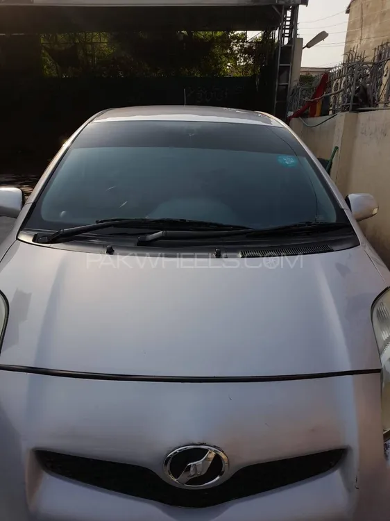 Toyota Vitz 2010 for Sale in Peshawar Image-1