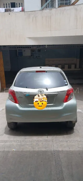 Toyota Vitz 2012 for Sale in Karachi Image-1