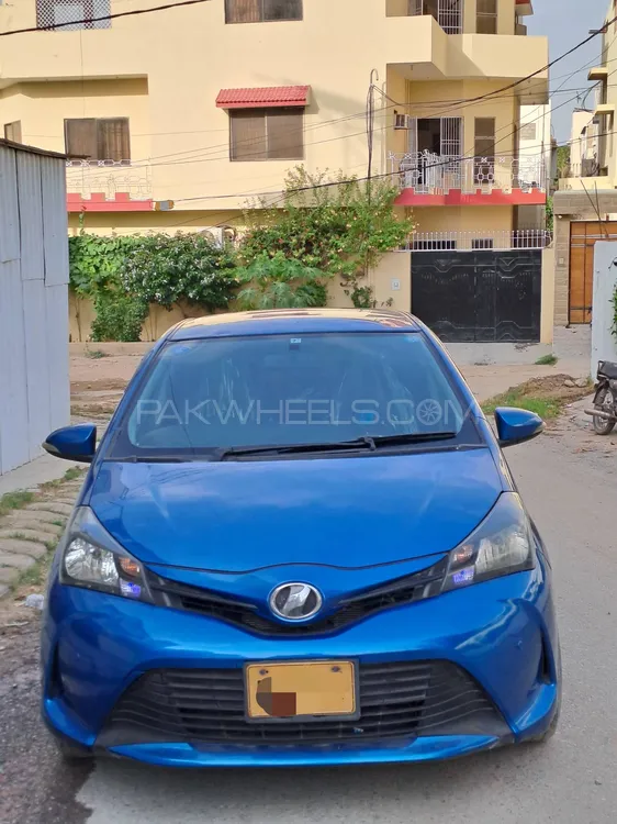 Toyota Vitz 2014 for Sale in Karachi Image-1