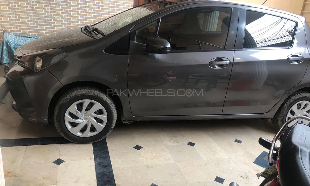 Toyota Vitz 2016 for Sale in Chakwal Image-1
