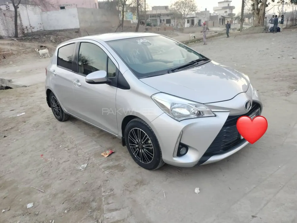 Toyota Vitz 2017 for Sale in Multan Image-1