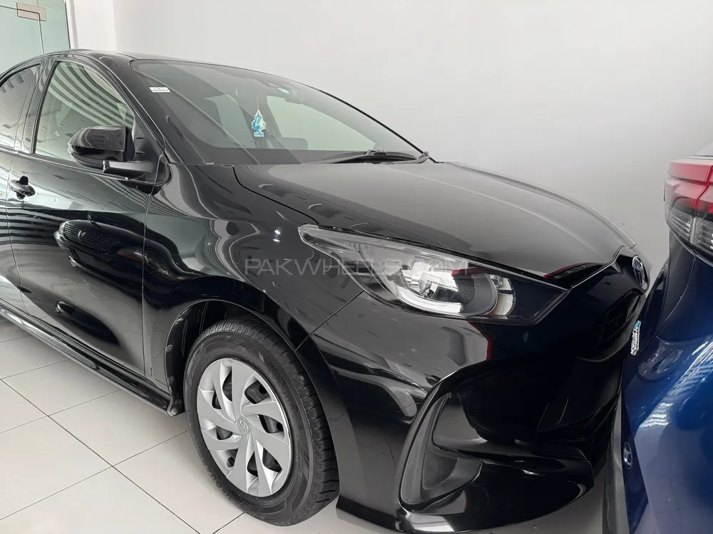 Toyota Yaris Hatchback 2021 for Sale in Peshawar Image-1