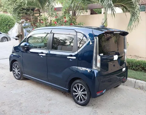 Daihatsu Move Custom X VS Smart Selection  2022