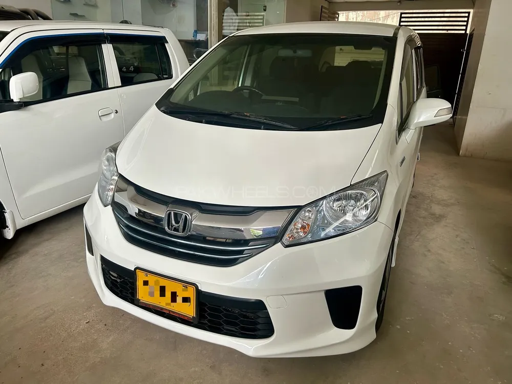 Honda Freed 2014 for Sale in Karachi Image-1