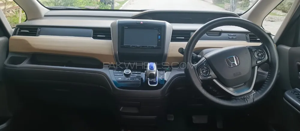 Honda Freed 2017 for Sale in Sialkot Image-1