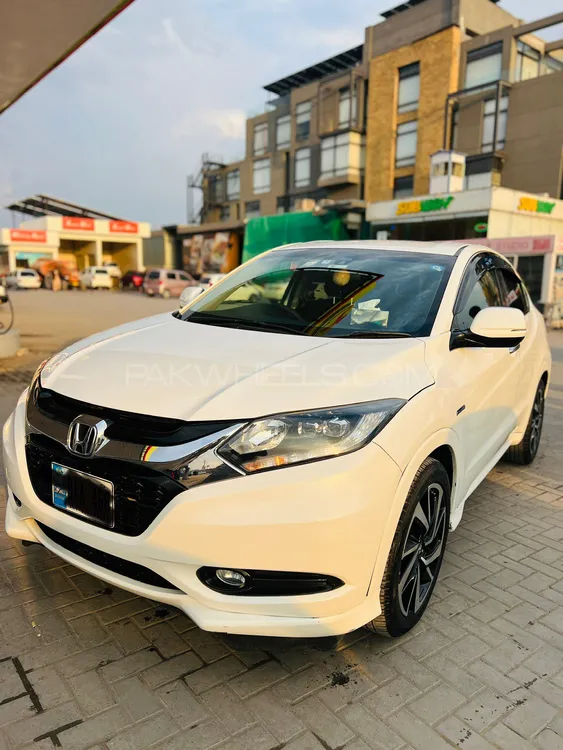 Honda Vezel 2015 for Sale in Islamabad Image-1
