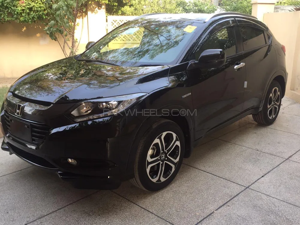 Honda Vezel 2015 for Sale in Multan Image-1