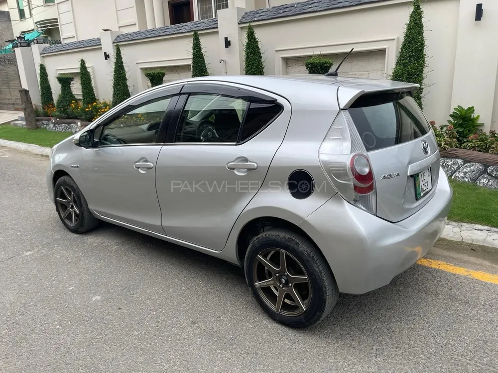 Toyota Aqua 2017 for Sale in Sialkot Image-1