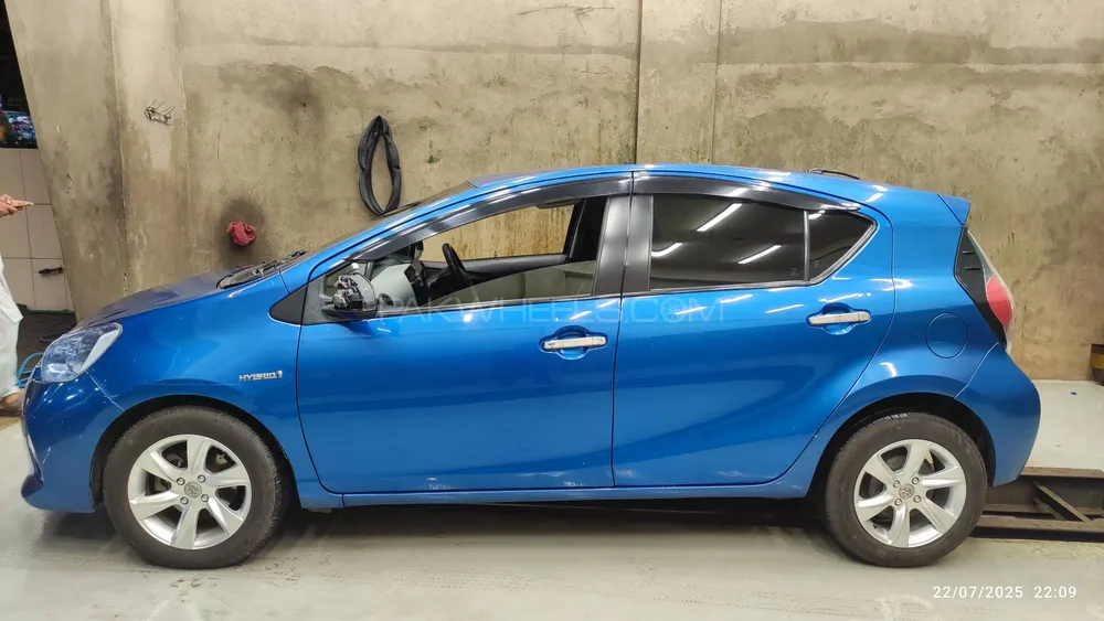 Toyota Aqua 2013 for Sale in Islamabad Image-1