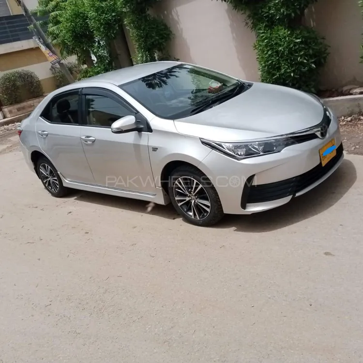 Toyota Corolla 2017 for Sale in Karachi Image-1