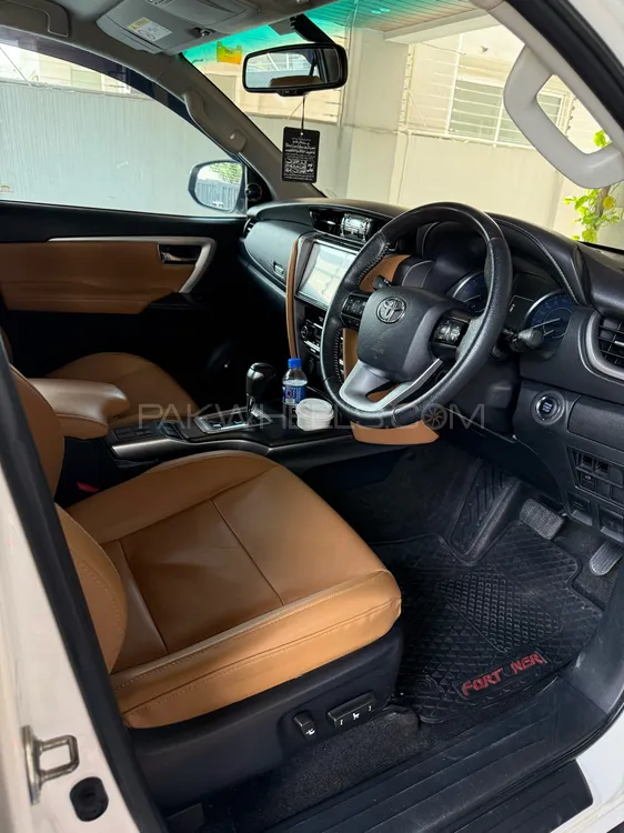Toyota Fortuner 2021 for Sale in Lahore Image-1