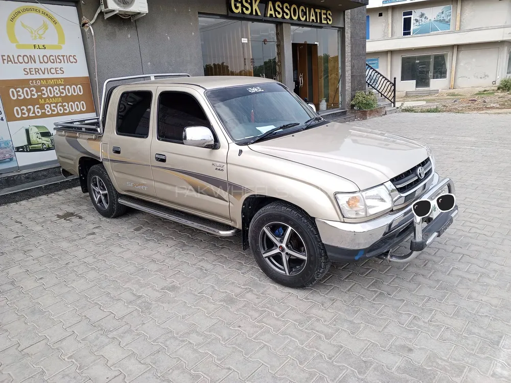 Toyota Hilux 2002 for Sale in Islamabad Image-1