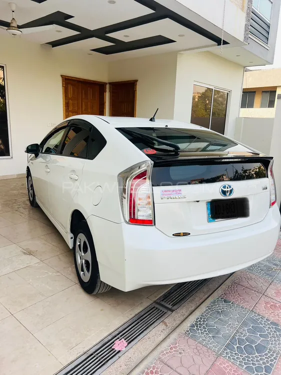 Toyota Prius 2014 for Sale in Islamabad Image-1